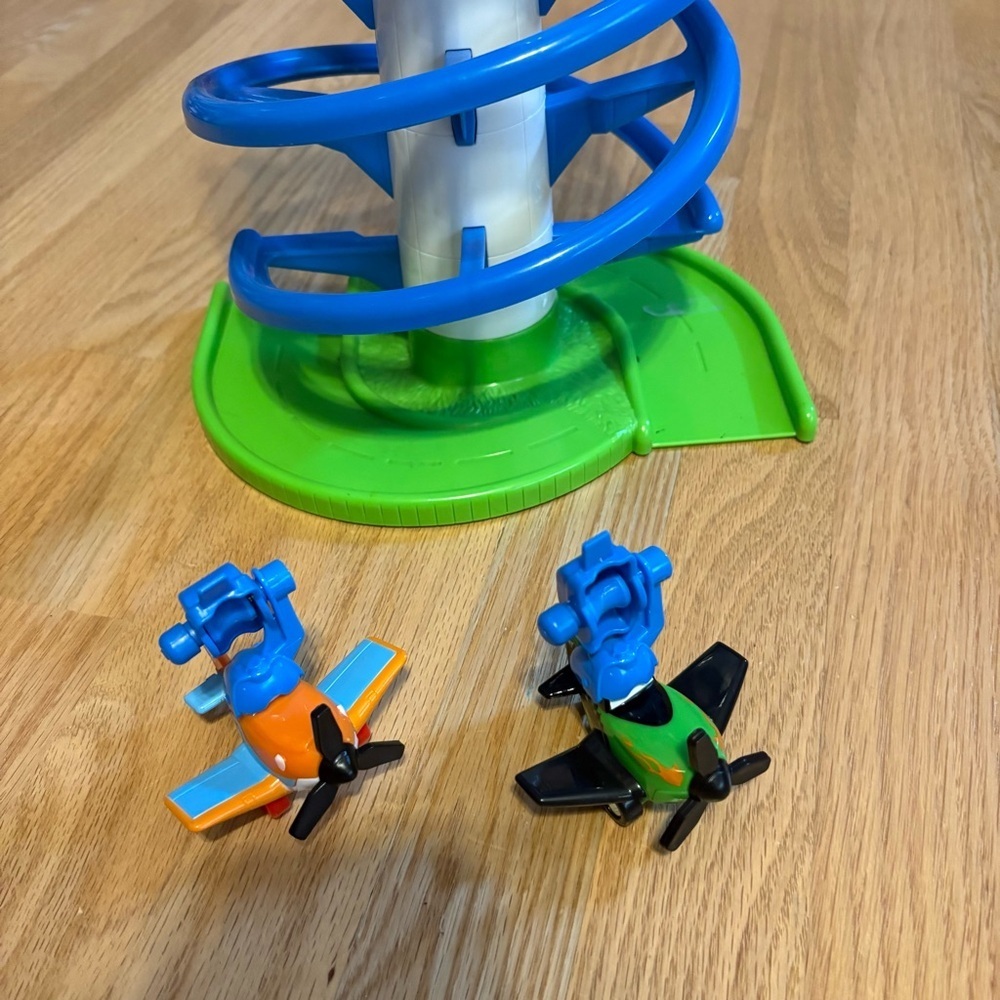 2012 DISNEY PIXAR PLANES ACTION & SOUND SPIRAL PLANE RACE SET HTF - Picture 2 of 6